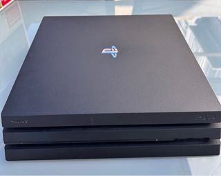 PS4 Pro 1TB + 6 Juegos + Mandos + Cables