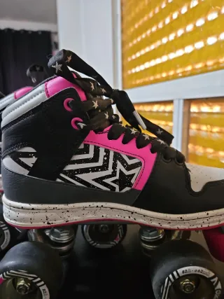 Patines de ruedas para niño/a en muy buen estado.