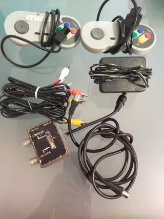 Consola Clon Nintendo NES, 2 mandos, 2 juegos, ada