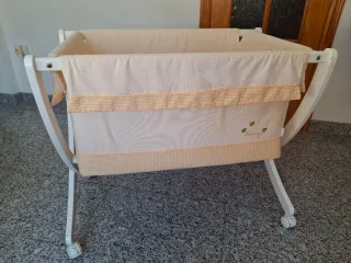 Minicuna para bebé color crema