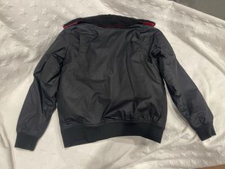 Cazadora Carhartt Negra Forro Rojo