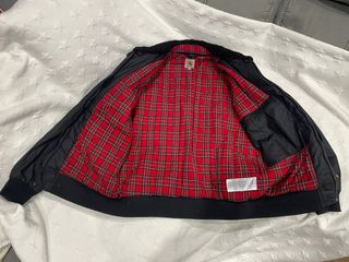 Cazadora Carhartt Negra Forro Rojo