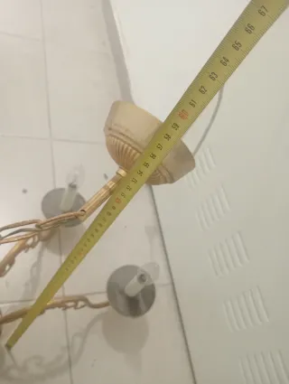 Lámpara de araña dorada Se trata de 6 luces