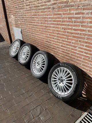 Llantas Mercedes 17 Clase V + Neumáticos