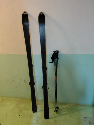 Esquís Dynastar con bastones