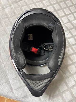 Casco de moto CABERG con diseño de estrellas