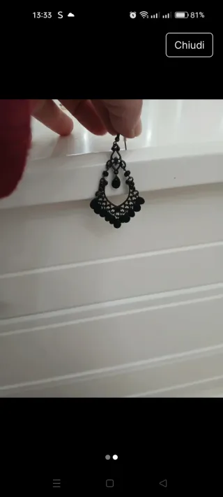 Orecchini pendenti neri