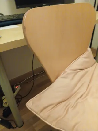 Silla de oficina madera y base negra