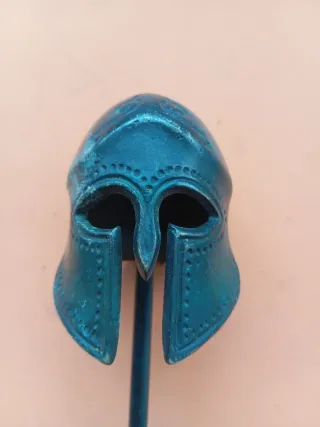 Casco antiguo soldado miniatura