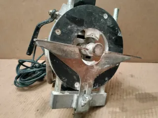 Fresadora Hitachi Eléctrica