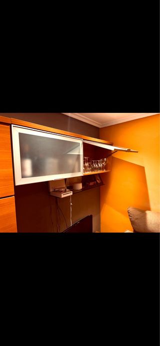 Mueble salón con vitrina y mesita