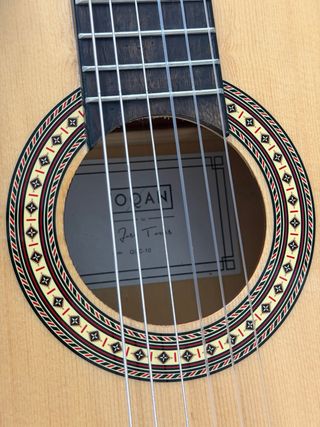 Guitarra española para niño, diez horas de uso