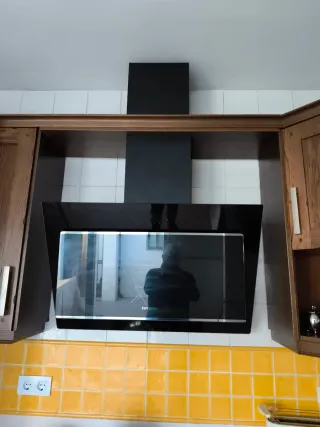 Campana extractora de cocina negra