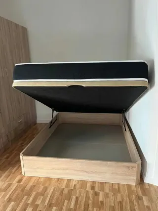 Canapé y colchón de matrimonio