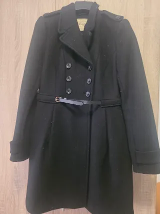 Abrigo negro doble botonadura