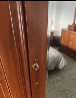 Armario,comoda, mesitas, somier