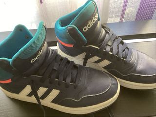 Zapatillas Adidas Baloncesto Azul talla 39,5.