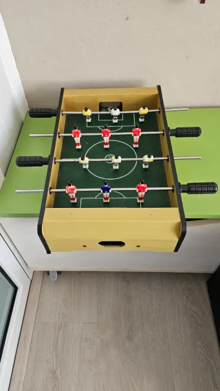Futbolín de madera