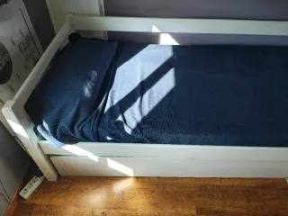 Cama nido juvenil blanca y azul