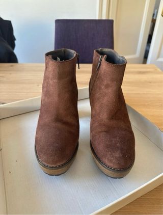 Botines de piel marrón
