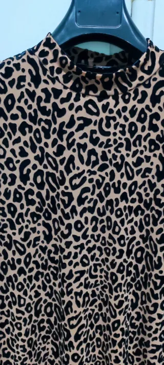 Vestito corto maculato taglia L
