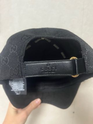 Gorra Gucci Negra con Rayas Verdes y Rojas
