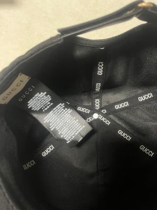 Gorra Gucci Negra con Rayas Verdes y Rojas