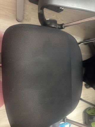 Silla de oficina negra y roja