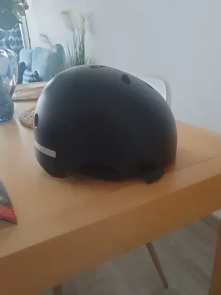 Patinete blanco plegable + casco y protecciones