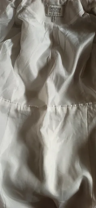 Abrigo Bershka blanco