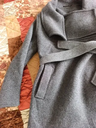 Abrigo lana gris con cinturón