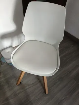 Mesa comedor y 4 sillas