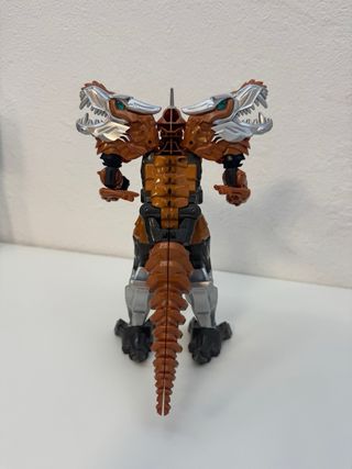 Robot Transformer Naranja y Plateado