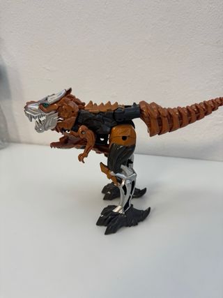 Robot Transformer Naranja y Plateado