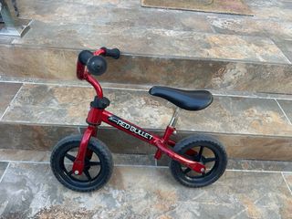 Bici de equilibrio roja
