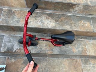 Bici de equilibrio roja