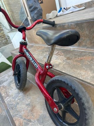 Bici de equilibrio roja
