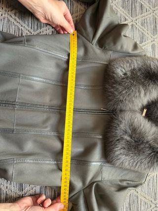 Abrigo de piel auténtica con pelo