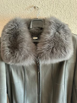Abrigo de piel auténtica con pelo