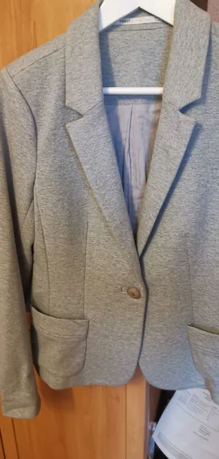 Americana gris talla 38