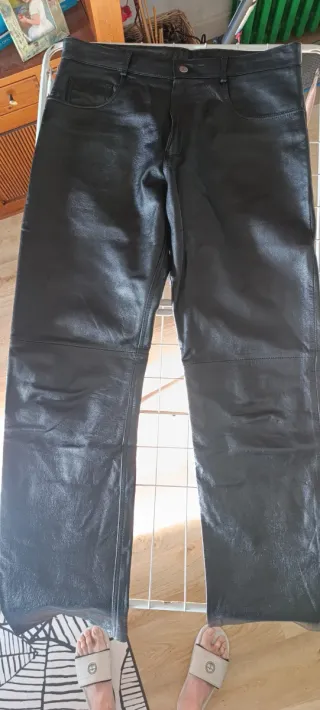 Pantalón de cuero negro para hombre