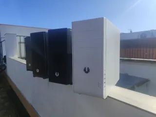 4 Cajas de ordenador BITFENIX 1 Unidad 25€ 4= 75€