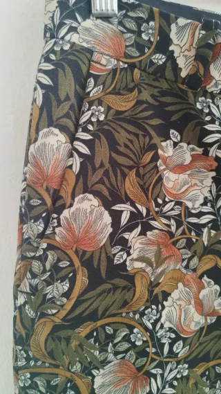 Zara | Pantalón Estampado Floral | T XS