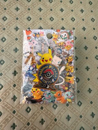 Lote 5 Pins Pokémon Center