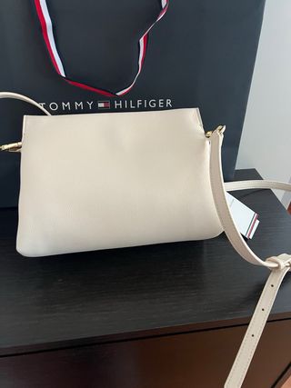 Bolso bandolera Tommy Hilfiger beige