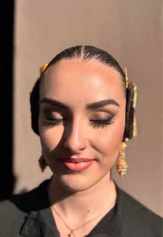 Peinado fallera moño manual y cosido | 634194705