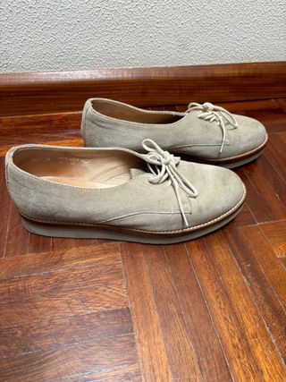 Scarpe stringate Frau beige scamosciate