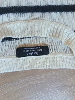 Jersey Bershka Rayas Blanco y Negro Talla XS