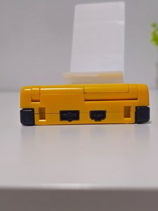 Game Boy Advance SP Pikachu Edición Limitada