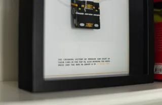 Porsche 962 Le Mans enmarcado escala 1:43 con caja